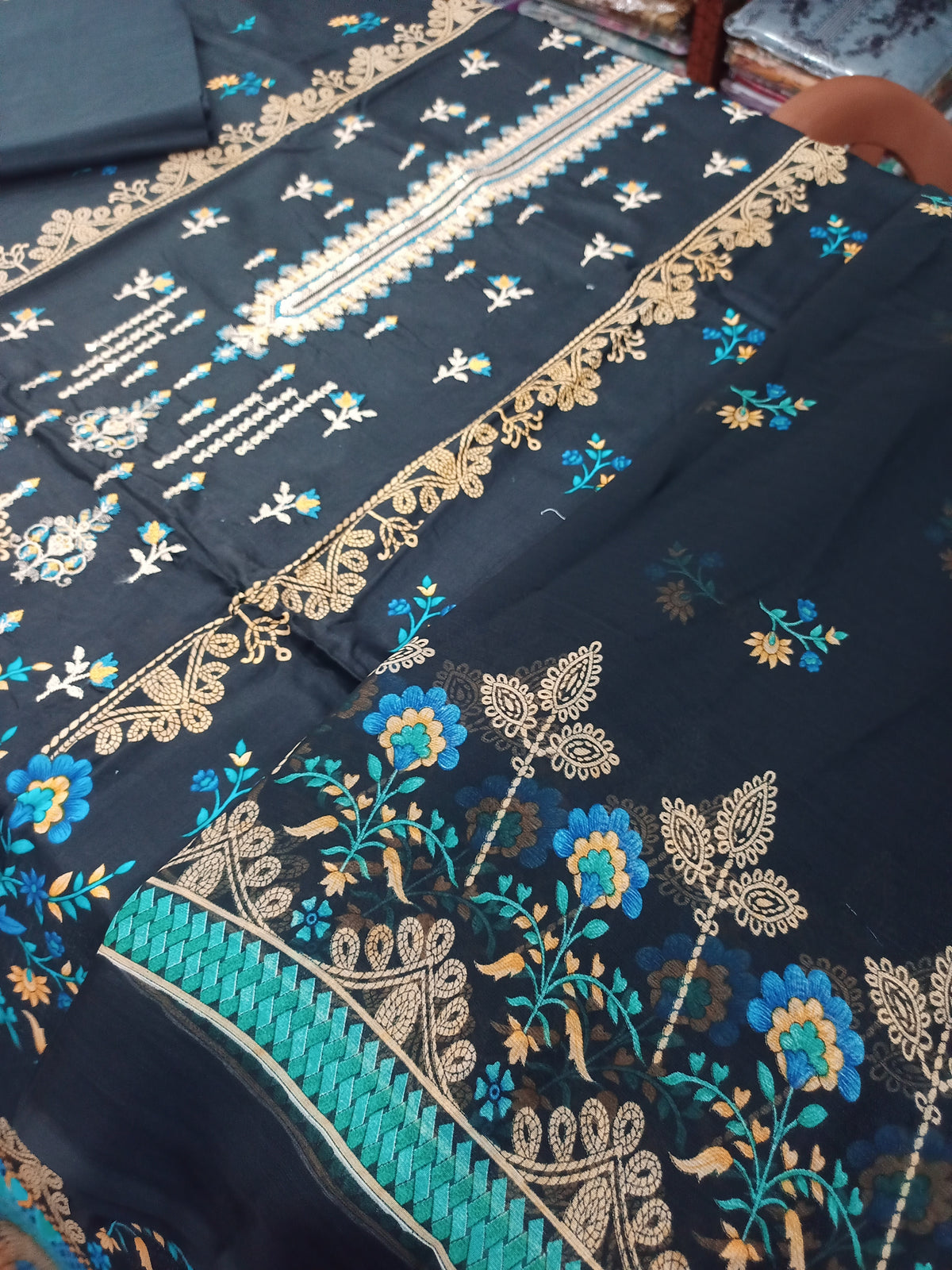 EMBROIDERED LAWN 3PC-ELC005