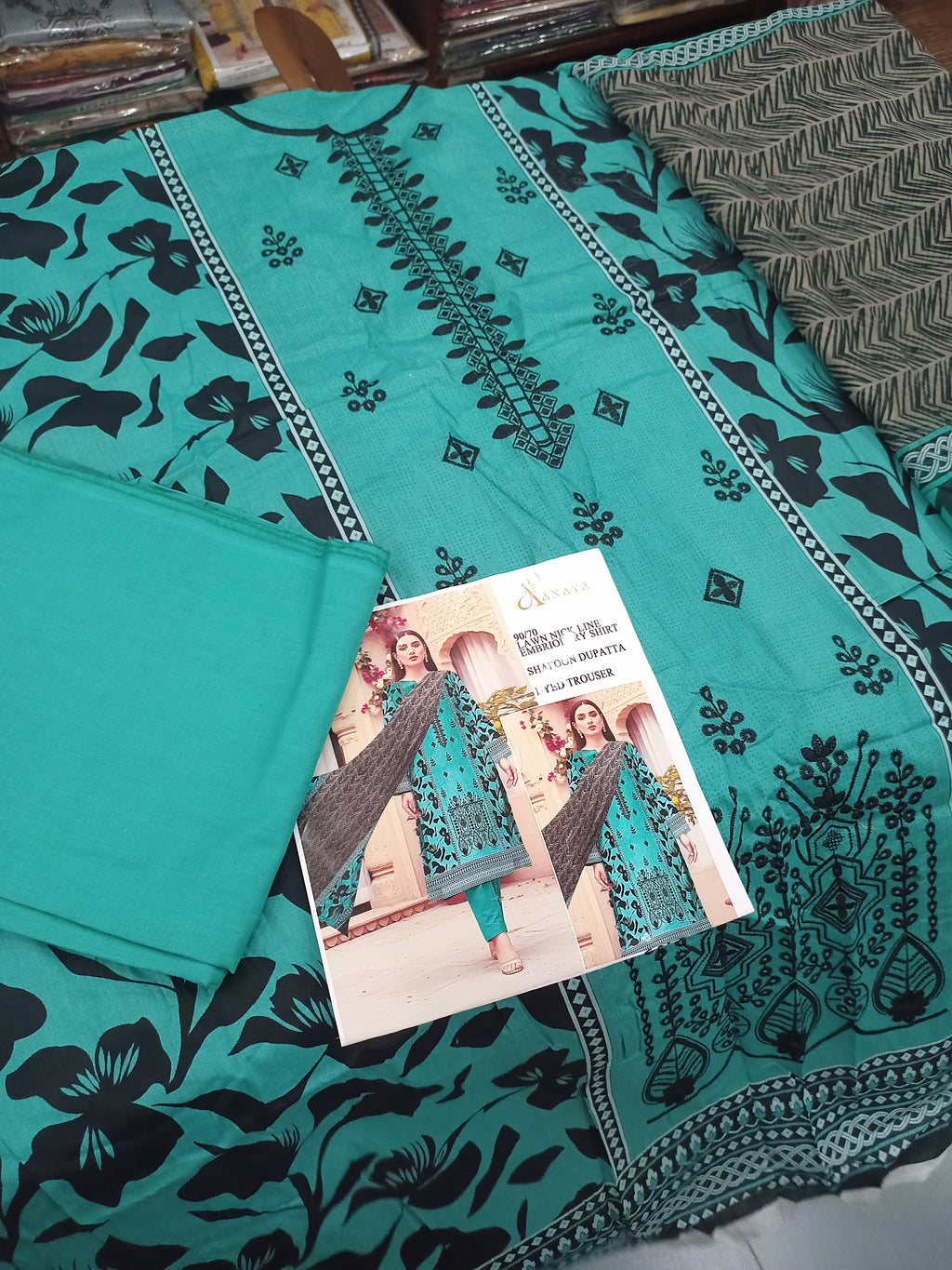 EMBROIDERED LAWN 3PC-ELC003