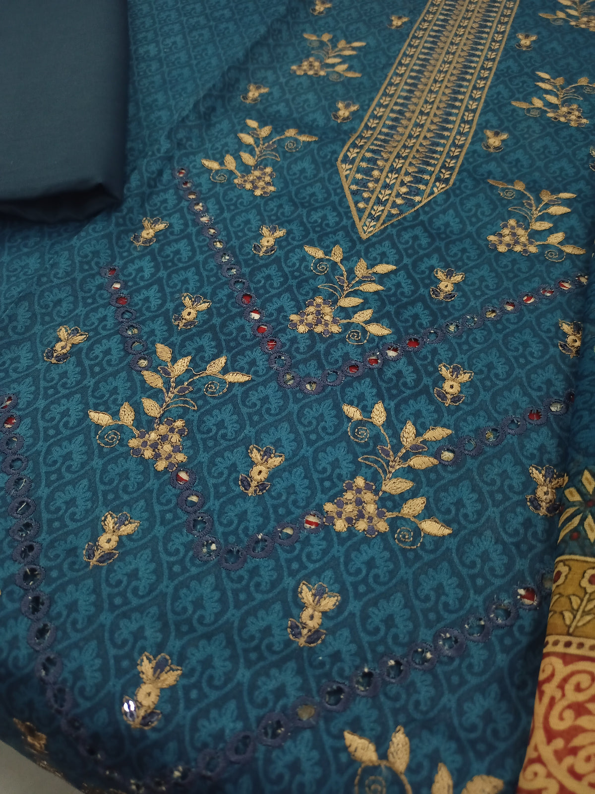 EMBROIDERED LAWN 3PC-ELC002